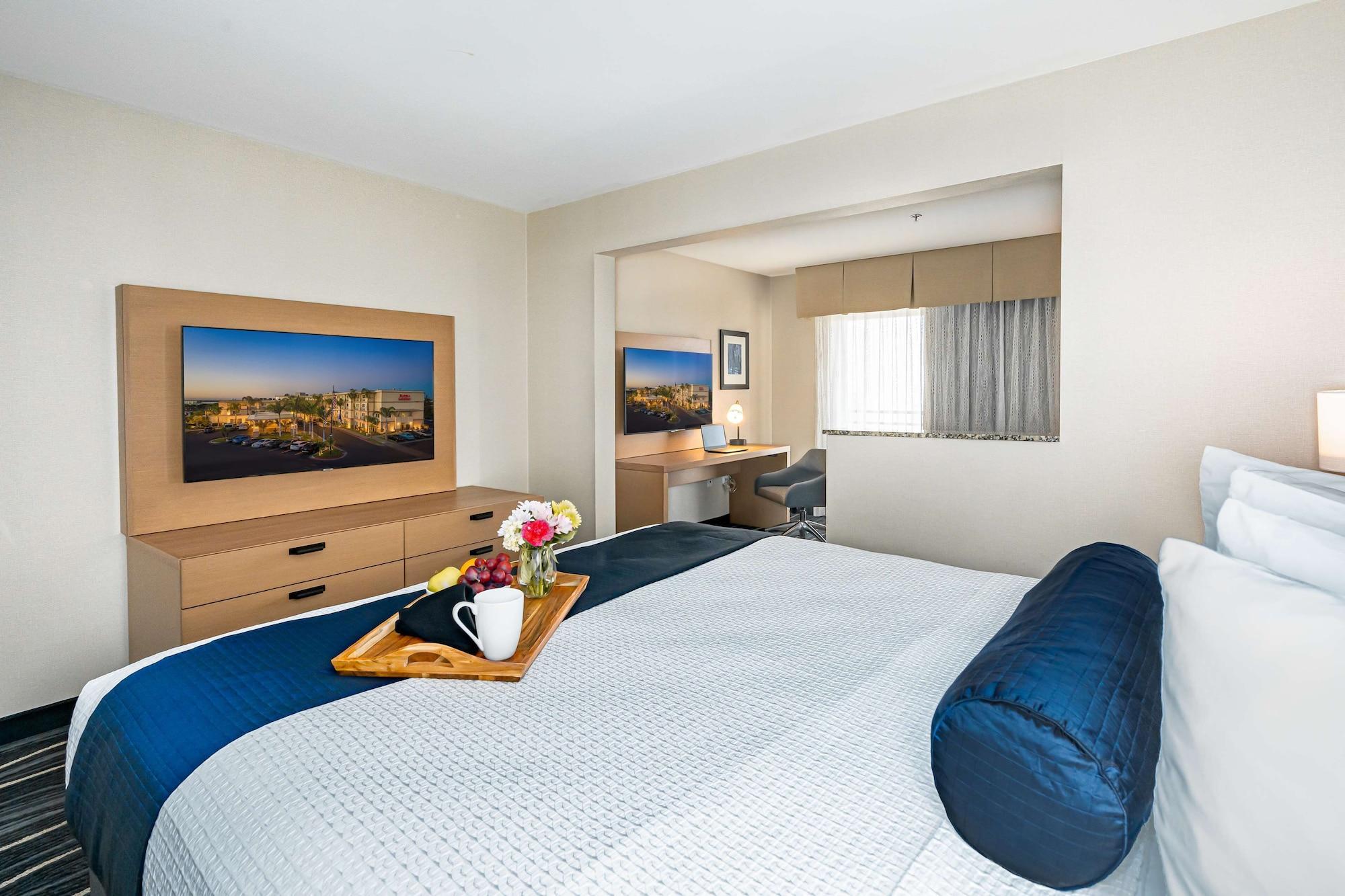 Best Western Plus Marina Gateway Hotel National City Luaran gambar